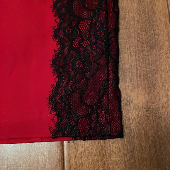 New! NWT 2b Bebe beautiful red skirt with side black lace size 4 - Picture 10 of 12